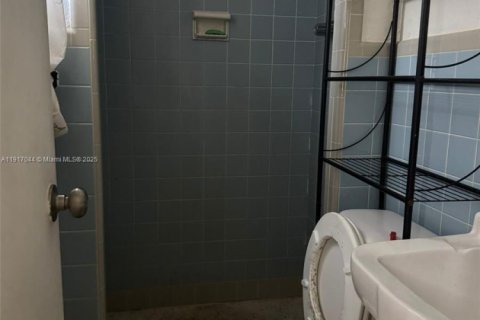 Купить коммерческую недвижимость в Майами, Флорида № 1974352 - фото 6