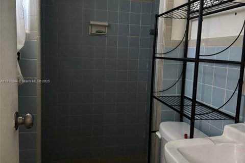 Купить коммерческую недвижимость в Майами, Флорида № 1974352 - фото 7