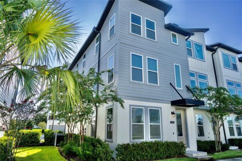 Townhouse in Orlando, Florida 3 bedrooms, 208.84 sq.m. № 1893726 - photo 1