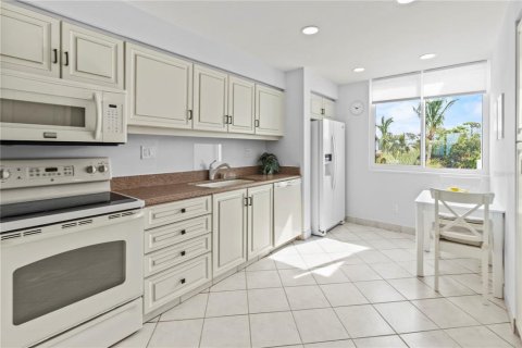 Condominio en alquiler en Longboat Key, Florida, 2 dormitorios, 142.23 m2 № 1834925 - foto 8