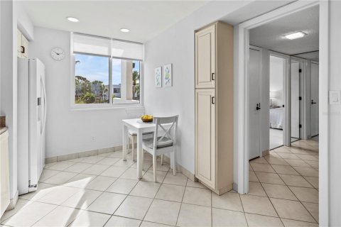 Condominio en alquiler en Longboat Key, Florida, 2 dormitorios, 142.23 m2 № 1834925 - foto 11