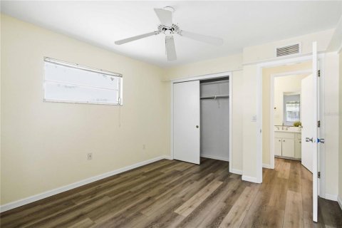 House in Sarasota, Florida 3 bedrooms, 158.68 sq.m. № 2196461 - photo 27