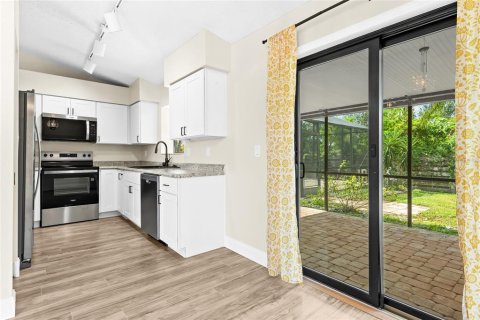 House in Sarasota, Florida 2 bedrooms, 96.25 sq.m. № 1803379 - photo 13