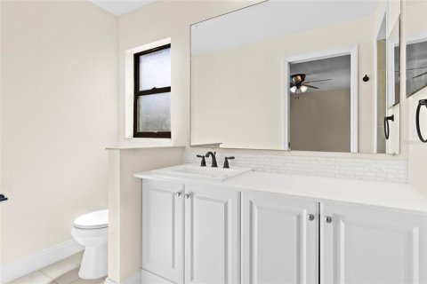 House in Sarasota, Florida 2 bedrooms, 96.25 sq.m. № 1803379 - photo 23