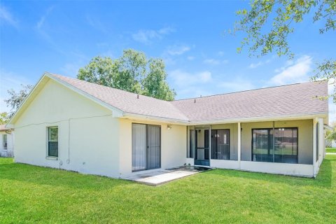 Villa ou maison à louer à Kissimmee, Floride: 4 chambres, 177.91 m2 № 2416391 - photo 14