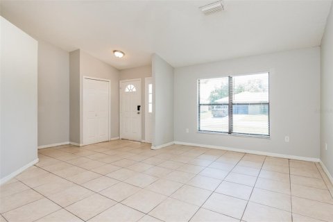 Villa ou maison à louer à Kissimmee, Floride: 4 chambres, 177.91 m2 № 2416391 - photo 3