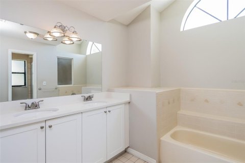 Villa ou maison à louer à Kissimmee, Floride: 4 chambres, 177.91 m2 № 2416391 - photo 9