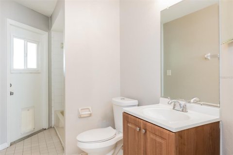 Villa ou maison à louer à Kissimmee, Floride: 4 chambres, 177.91 m2 № 2416391 - photo 13
