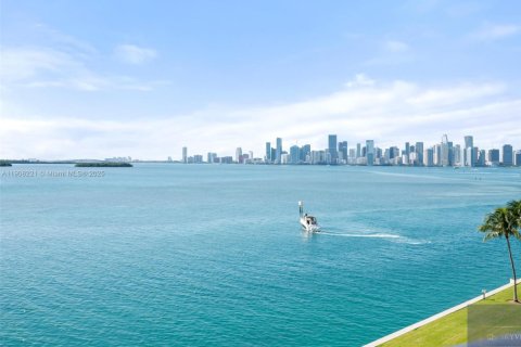 Condominio en alquiler en Miami Beach, Florida, 3 dormitorios, 255.48 m2 № 2012719 - foto 3