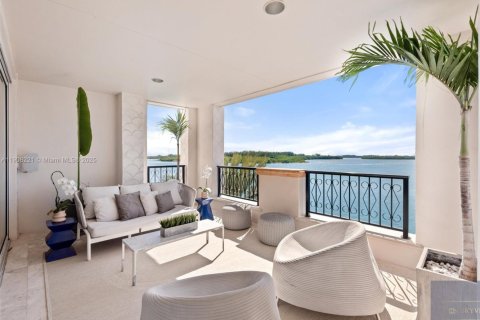 Condominio en alquiler en Miami Beach, Florida, 3 dormitorios, 255.48 m2 № 2012719 - foto 13