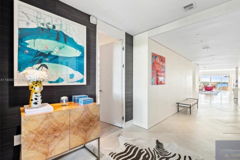 Condominio en alquiler en Miami Beach, Florida, 3 dormitorios, 255.48 m2 № 2012719 - foto 17