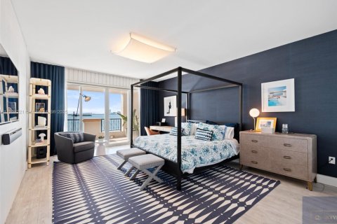 Condominio en alquiler en Miami Beach, Florida, 3 dormitorios, 255.48 m2 № 2012719 - foto 18