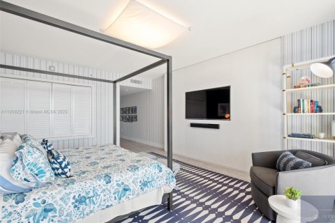 Condominio en alquiler en Miami Beach, Florida, 3 dormitorios, 255.48 m2 № 2012719 - foto 23