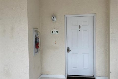 House in Bradenton, Florida 2 bedrooms, 112.88 sq.m. № 1788017 - photo 1