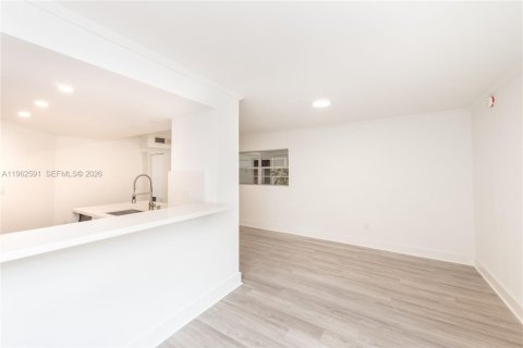 Copropriété à louer à Key Biscayne, Floride: 1 chambre, 64.85 m2 № 2027955 - photo 4