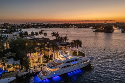 Villa ou maison à vendre à Fort Lauderdale, Floride: 6 chambres, 1300.63 m2 № 2147310 - photo 10