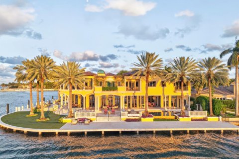 Villa ou maison à Fort Lauderdale, Floride 6 chambres, 1300.63 m2 № 2147310