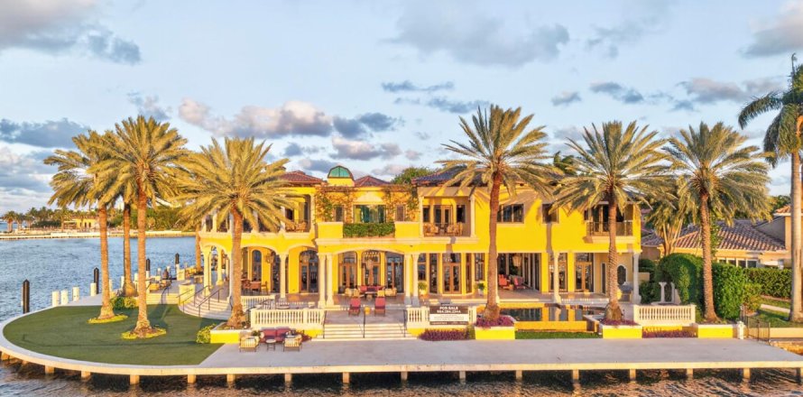 Villa ou maison à Fort Lauderdale, Floride 6 chambres, 1300.63 m2 № 2147310