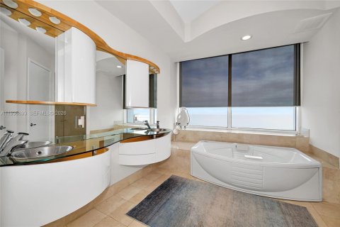 Condo in Sunny Isles Beach, Florida, 3 bedrooms  № 2059671 - photo 22