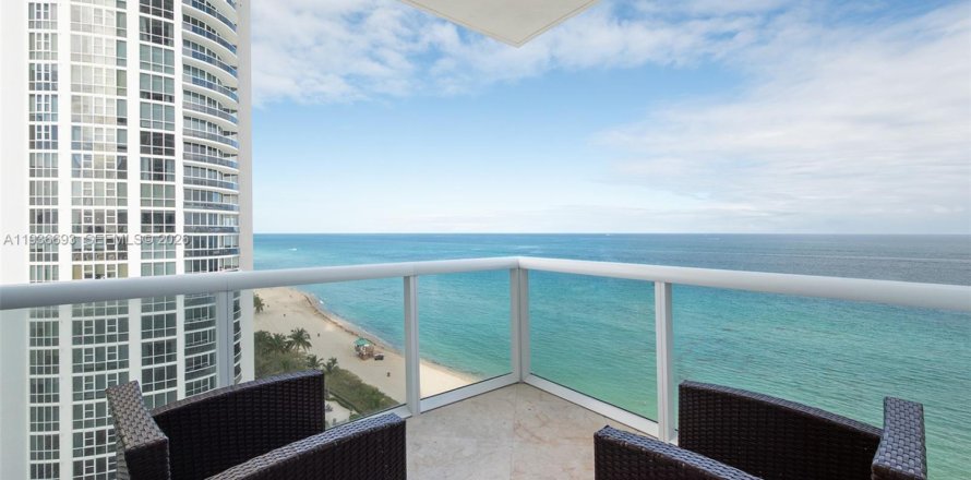 Condo in Sunny Isles Beach, Florida, 3 bedrooms  № 2059671