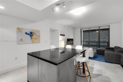 Condo in Miami, Florida, 2 bedrooms  № 1711351 - photo 7