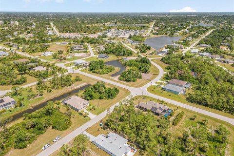 House in Rotonda, Florida 3 bedrooms, 164.16 sq.m. № 2142874 - photo 22