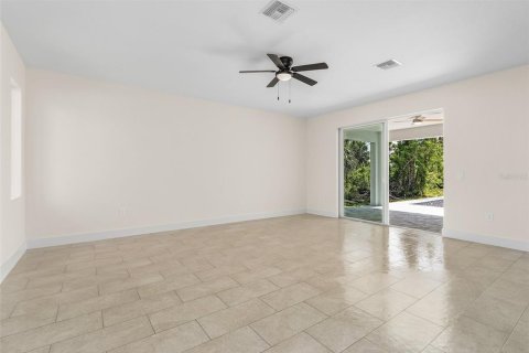 House in Rotonda, Florida 3 bedrooms, 164.16 sq.m. № 2142874 - photo 7
