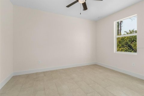 House in Rotonda, Florida 3 bedrooms, 164.16 sq.m. № 2142874 - photo 13