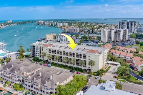 Condo in Clearwater, Florida, 3 bedrooms  № 1894162 - photo 1