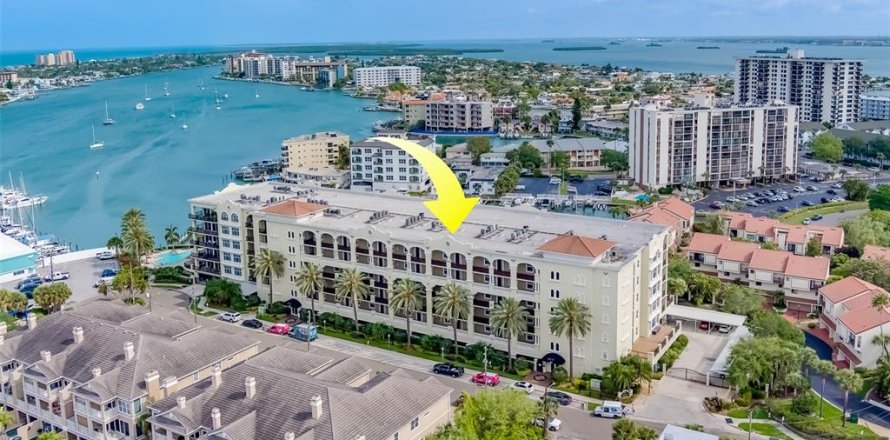 Condo in Clearwater, Florida, 3 bedrooms № 1894162