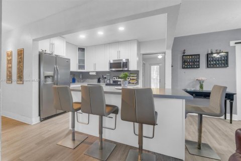 Casa en venta en Miami Gardens, Florida, 4 dormitorios, 130.25 m2 № 1940248 - foto 14