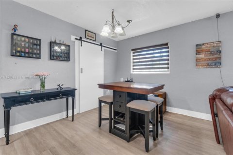 Casa en venta en Miami Gardens, Florida, 4 dormitorios, 130.25 m2 № 1940248 - foto 30