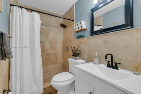 Casa en venta en Miami Gardens, Florida, 4 dormitorios, 130.25 m2 № 1940248 - foto 22