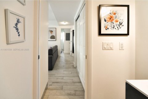 Condominio en venta en Miami Beach, Florida, 2 dormitorios, 53.88 m2 № 2024318 - foto 10