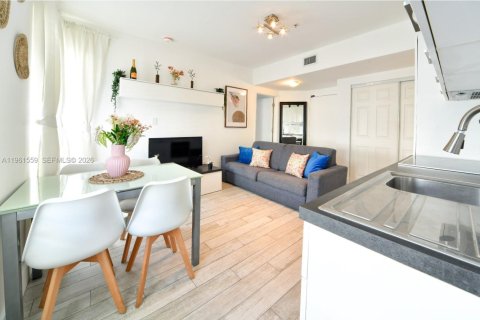 Condominio en venta en Miami Beach, Florida, 2 dormitorios, 53.88 m2 № 2024318 - foto 4