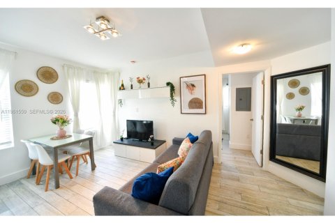 Condominio en Miami Beach, Florida, 2 dormitorios  № 2024318