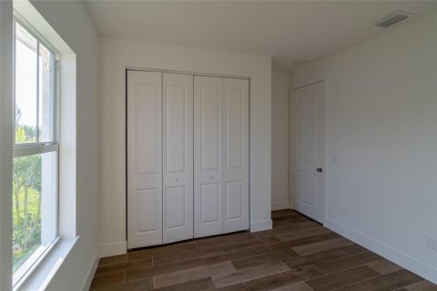 House in Port Charlotte, Florida 4 bedrooms, 237.46 sq.m. № 2123683 - photo 26