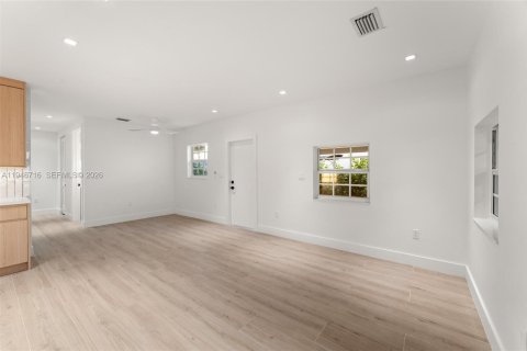 Casa en venta en North Miami Beach, Florida, 3 dormitorios, 106.28 m2 № 2002937 - foto 17