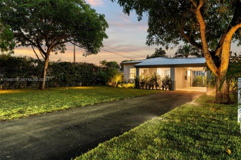 Casa en North Miami Beach, Florida 3 dormitorios, 106.28 m2 № 2002937