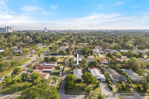 Casa en venta en North Miami Beach, Florida, 3 dormitorios, 106.28 m2 № 2002937 - foto 5