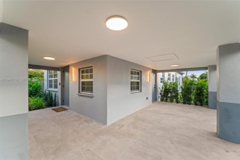 Casa en venta en North Miami Beach, Florida, 3 dormitorios, 106.28 m2 № 2002937 - foto 11