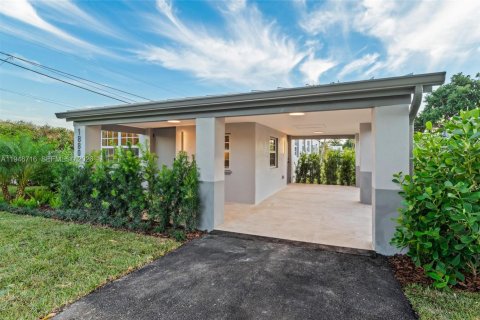 Casa en venta en North Miami Beach, Florida, 3 dormitorios, 106.28 m2 № 2002937 - foto 10