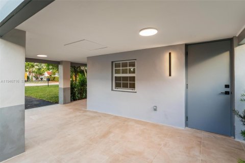 Casa en venta en North Miami Beach, Florida, 3 dormitorios, 106.28 m2 № 2002937 - foto 12