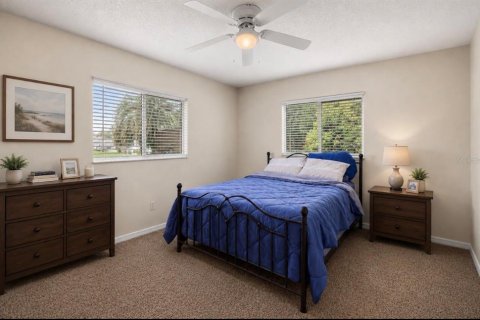 House in Summerfield, Florida 2 bedrooms, 117.06 sq.m. № 2226697 - photo 12