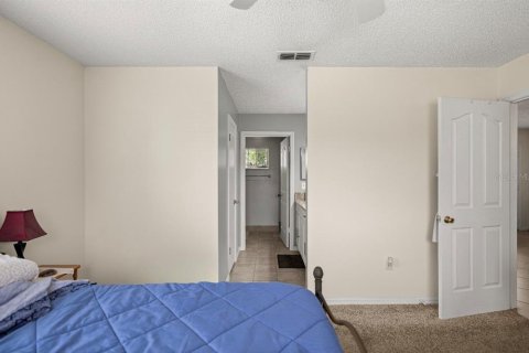 House in Summerfield, Florida 2 bedrooms, 117.06 sq.m. № 2226697 - photo 13