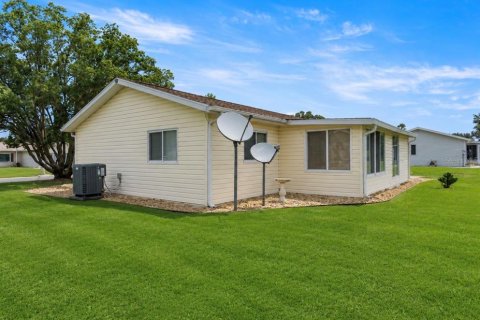 House in Summerfield, Florida 2 bedrooms, 117.06 sq.m. № 2226697 - photo 17