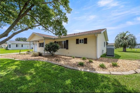 House in Summerfield, Florida 2 bedrooms, 117.06 sq.m. № 2226697 - photo 2