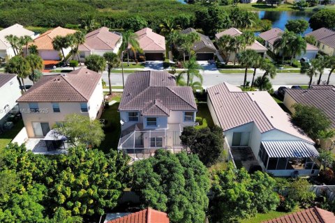 Villa ou maison à vendre à Pembroke Pines, Floride: 4 chambres, 207.92 m2 № 1974580 - photo 6