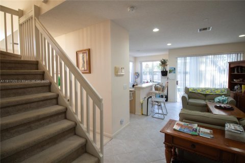 Villa ou maison à vendre à Pembroke Pines, Floride: 4 chambres, 207.92 m2 № 1974580 - photo 17