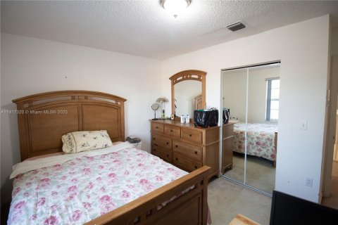 Villa ou maison à vendre à Pembroke Pines, Floride: 4 chambres, 207.92 m2 № 1974580 - photo 23